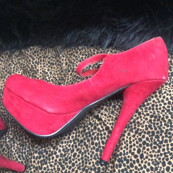 Derek Heart red velvet platform buckle strap heels like Dorothy 5.5 - Picture 4 of 13